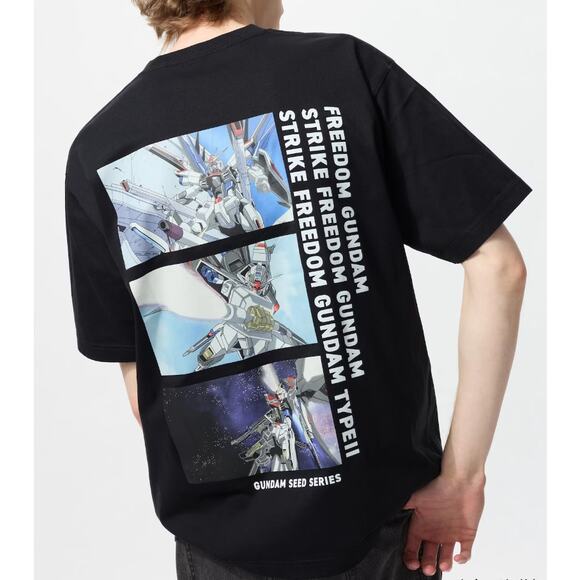 Uniqlo Mobile Suit GUNDAM 45th Anniversary UT Graphic T-Shirt in Black - Picture 1 of 14